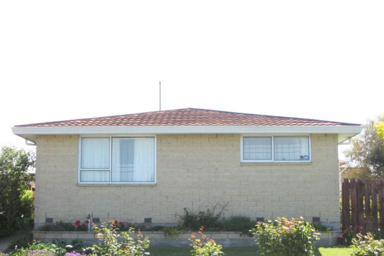 Photo of property in 1/7 James Condon Place, Redwood, Christchurch, 8051