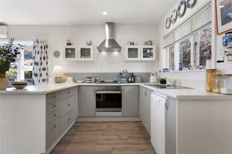 Photo of property in 59 Flinders Road, Heathcote Valley, Christchurch, 8022