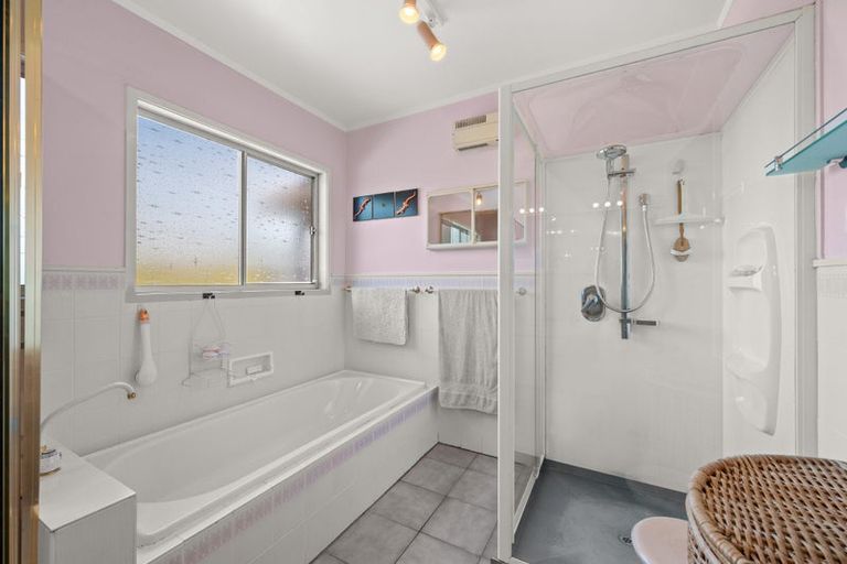 Photo of property in 1003 State Highway 16, Waimauku, 0883