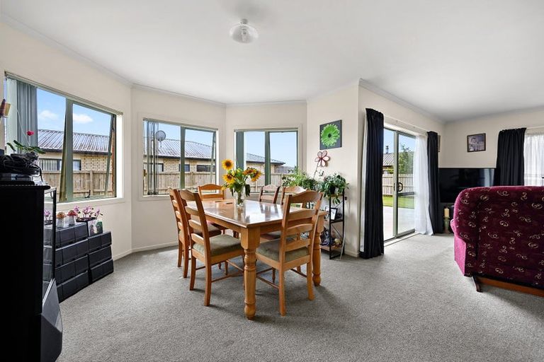 Photo of property in 15 Kittyhawk Place, Melville, Hamilton, 3206