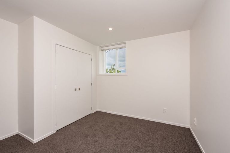 Photo of property in 2/25 Kitchener Terrace, Johnsonville, Wellington, 6037