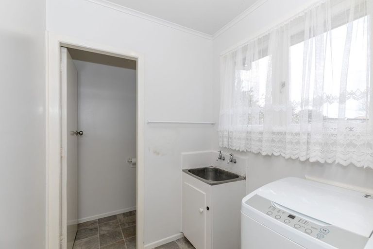 Photo of property in 17 Pollen Crescent, Melville, Hamilton, 3206