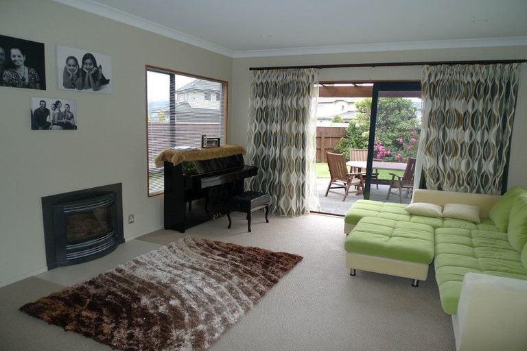 Photo of property in 155 Woodman Drive, Tawa, Wellington, 5028