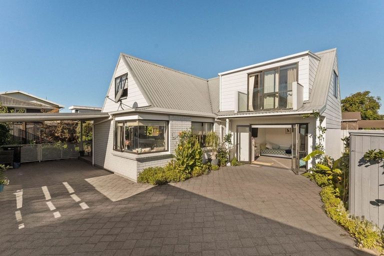 Photo of property in 2/563 Maunganui Road, Mount Maunganui, 3116