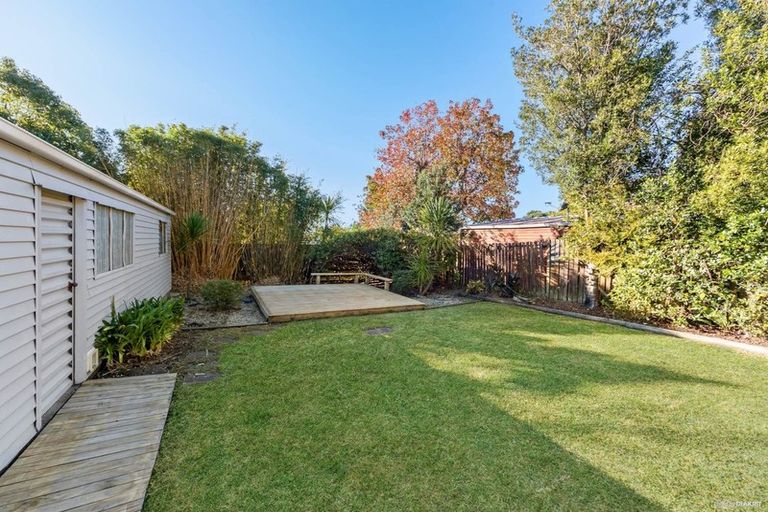 Photo of property in 5 Pendlebury Street, Green Bay, Auckland, 0604