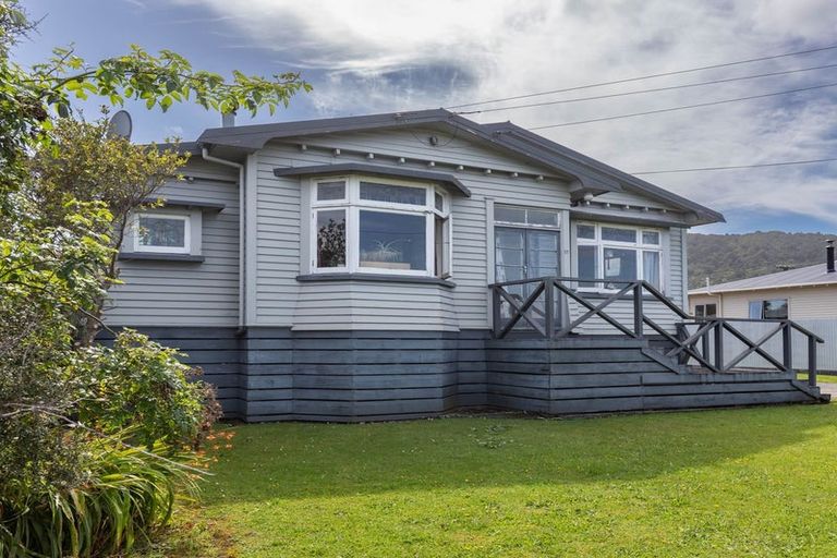 Photo of property in 17 Nelson Quay, Cobden, Greymouth, 7802