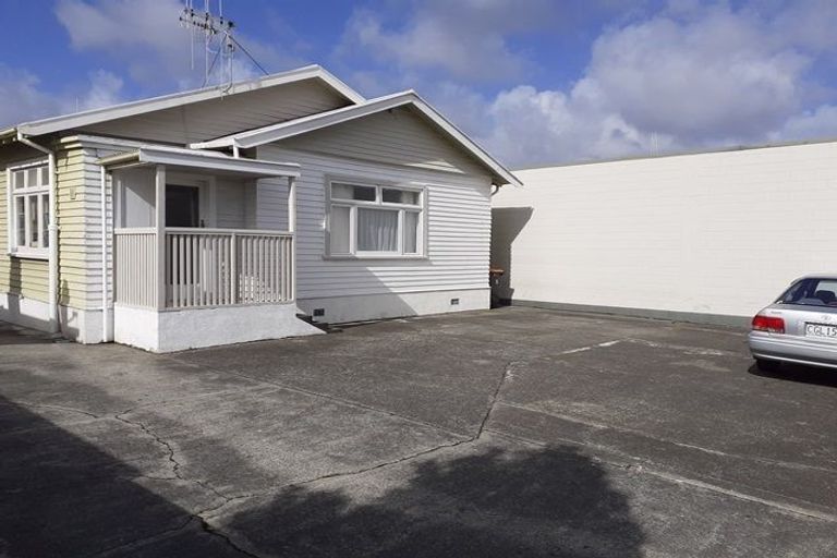 Photo of property in 1-2/8 Dahlia Street, Palmerston North, 4410