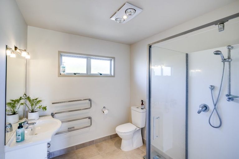 Photo of property in 10 Milford Place, Poraiti, Napier, 4112