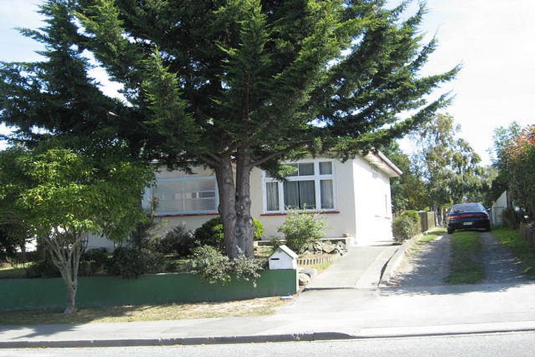 Photo of property in 14 Avenue Road, West End, Timaru, 7910