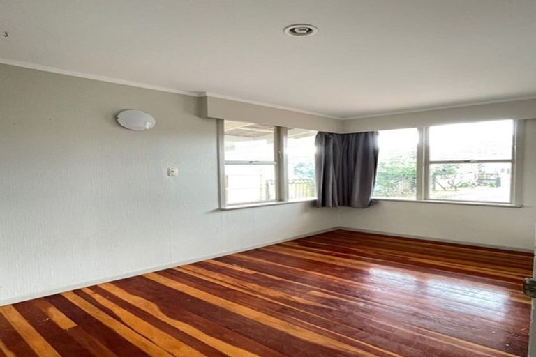 Photo of property in 99 Vodanovich Road, Te Atatu South, Auckland, 0610