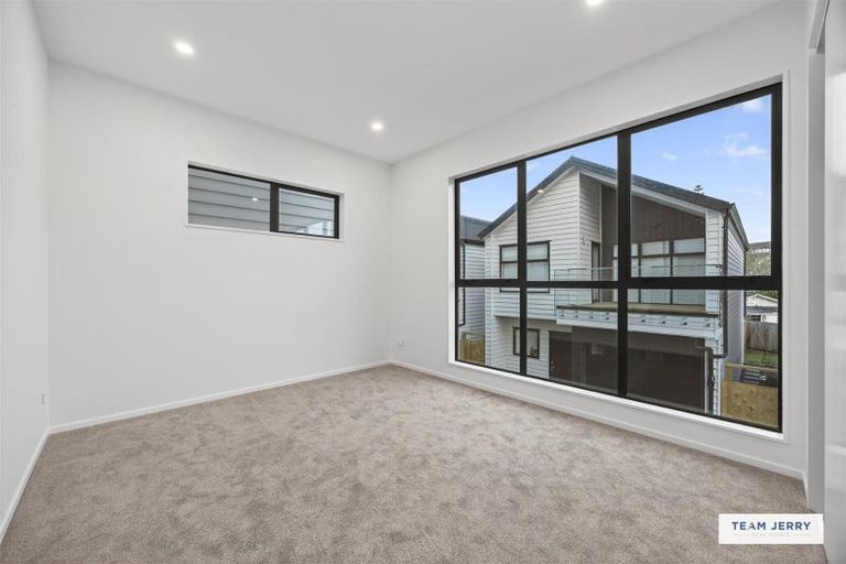 Photo of property in 27 Jandell Crescent, Bucklands Beach, Auckland, 2014