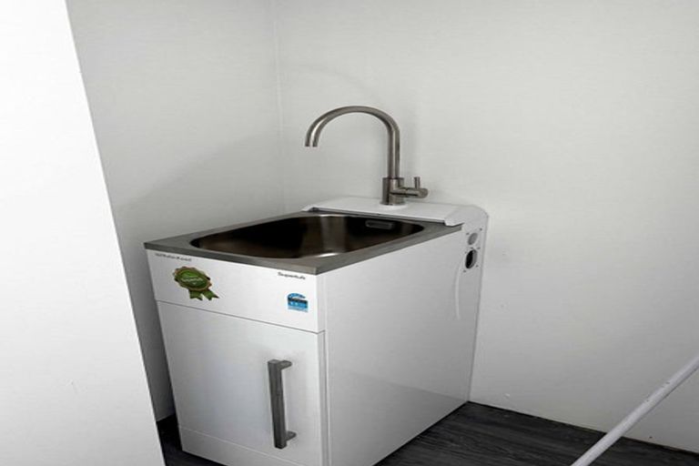 Photo of property in 7 Rixon Grove, Mount Victoria, Wellington, 6011