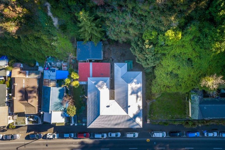 Photo of property in 29 Marine Parade, Bluff Hill, Napier, 4110