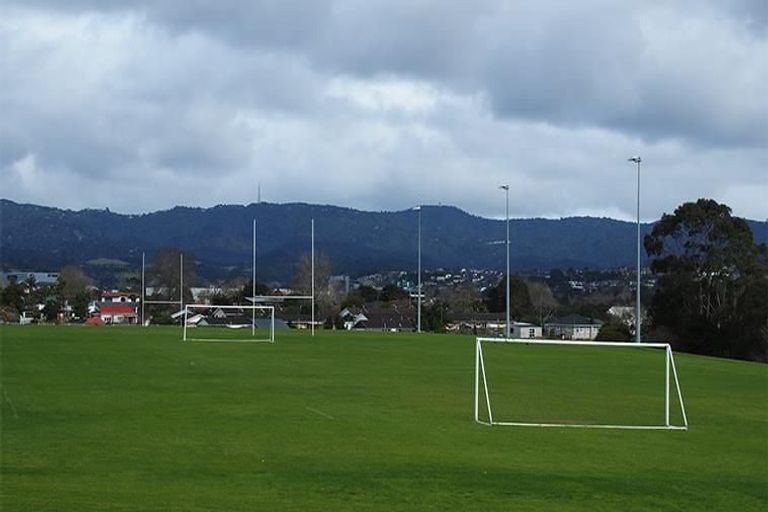 Photo of property in 2 Sheehan Road, Te Atatu South, Auckland, 0610