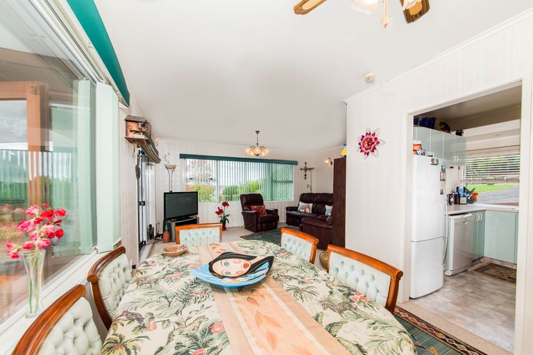Photo of property in 466 Don Buck Road, Massey, Auckland, 0614