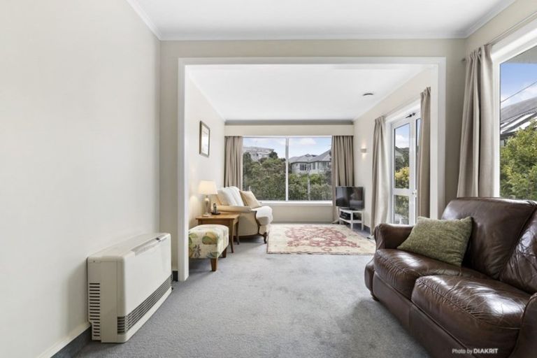 Photo of property in 122 Homebush Road, Khandallah, Wellington, 6035