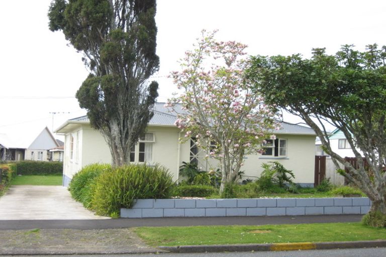 Photo of property in 27 Drake Street, Vogeltown, New Plymouth, 4310