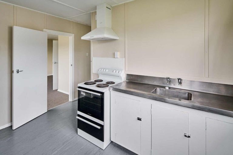 Photo of property in 42 Victory Avenue, Karori, Wellington, 6012