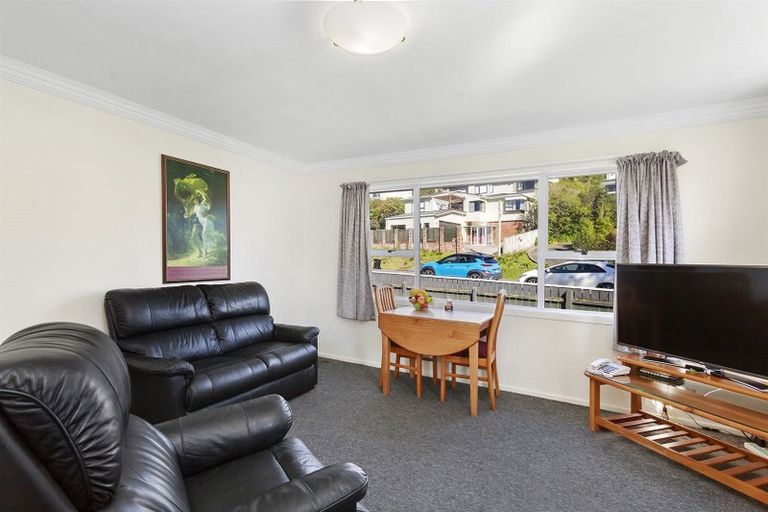 Photo of property in 9 Kowhai Street, Tawa, Wellington, 5028