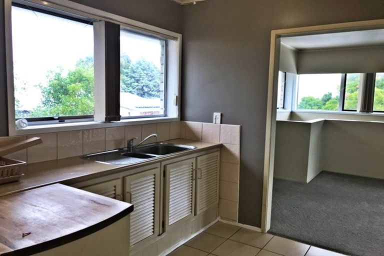 Photo of property in 2/81 Arran Road, Browns Bay, Auckland, 0630