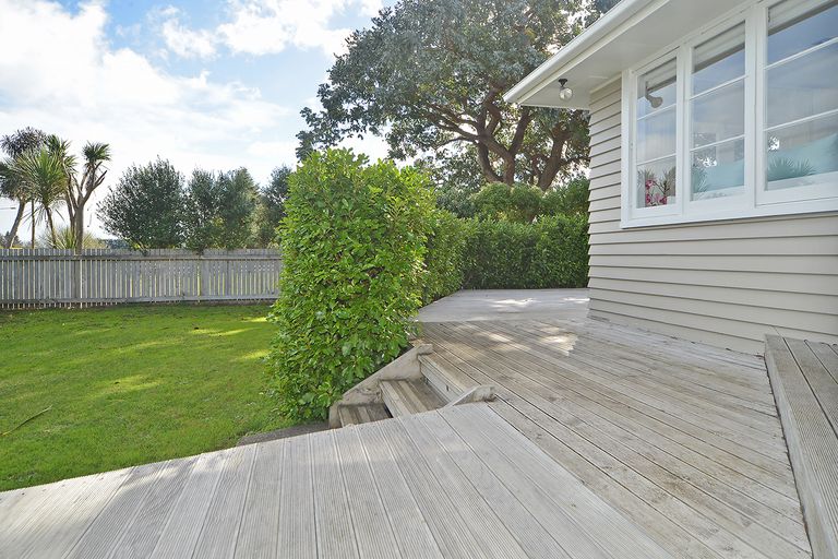 Photo of property in 1a Dublin Street, Martinborough, 5711