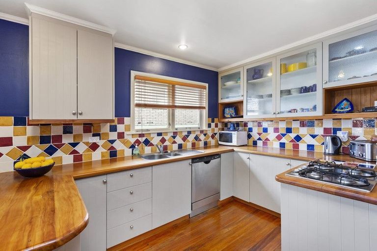 Photo of property in 13 Lorenzen Bay Road, Raglan, 3225