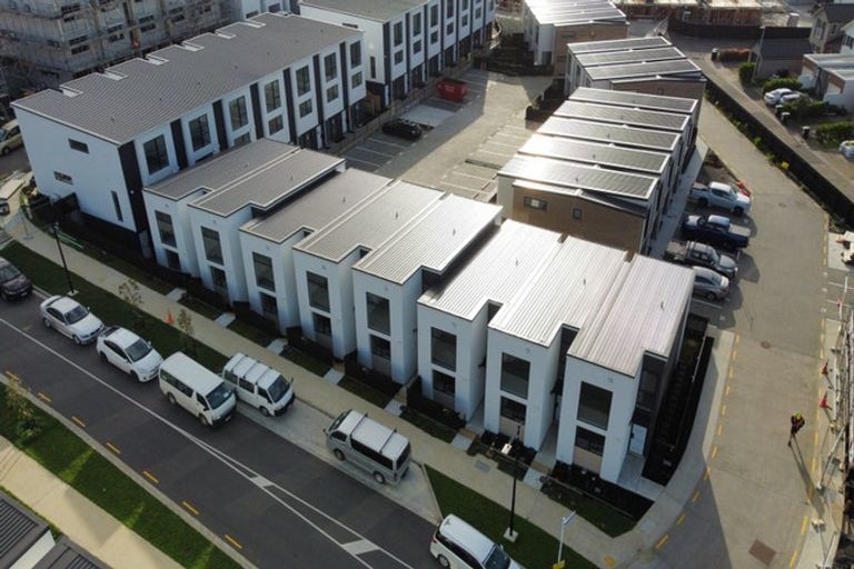 Photo of property in 71 Huri Street, Mangere Bridge, Auckland, 2022