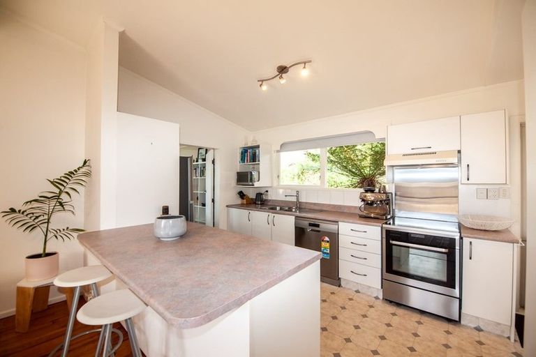 Photo of property in 24 Chisbury Street, Churton Park, Wellington, 6037