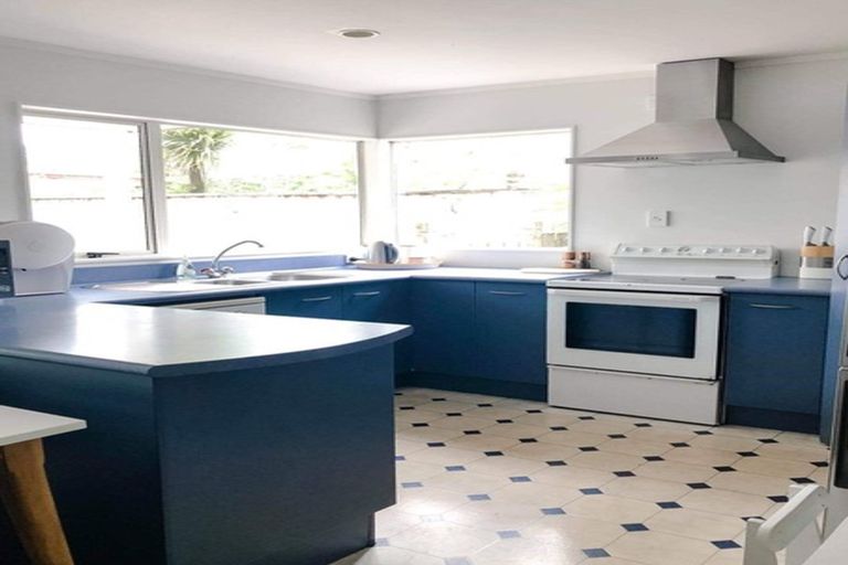 Photo of property in 2/8 Tulsa Grove, Totara Park, Upper Hutt, 5018