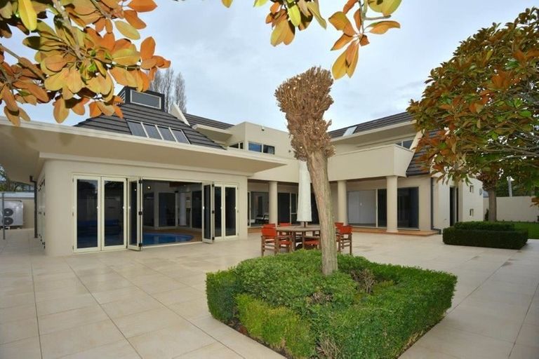 Photo of property in 1 Daresbury Lane, Fendalton, Christchurch, 8014