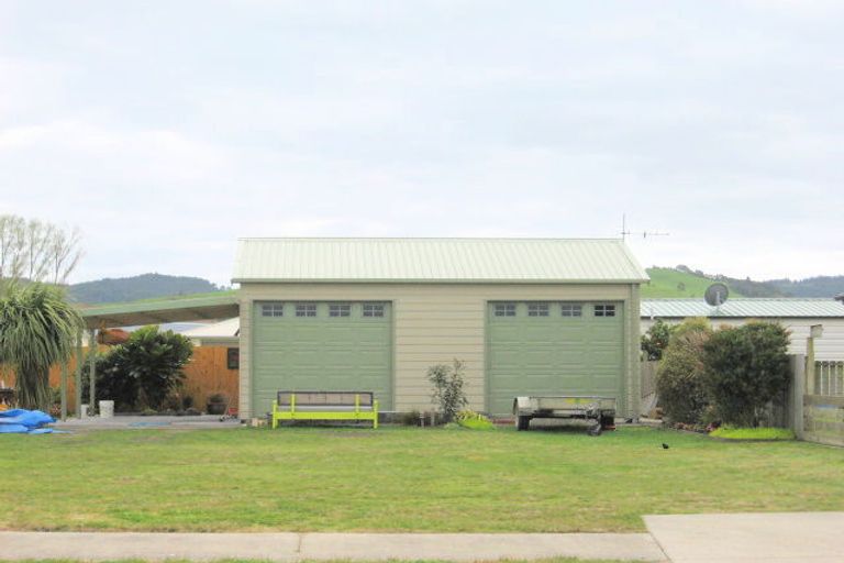 Photo of property in 15 Surf Street, Whitianga, 3510