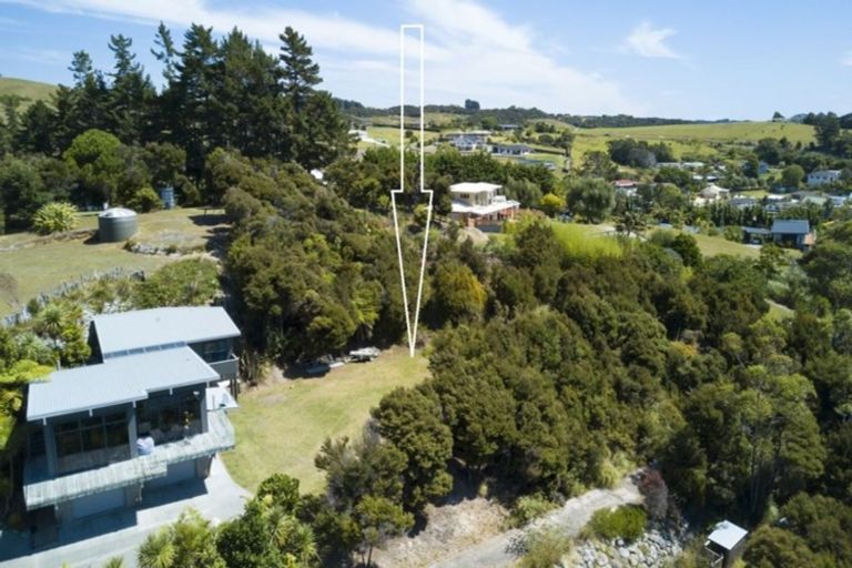 Photo of property in 28 Coachmans Way, Cable Bay, 0420