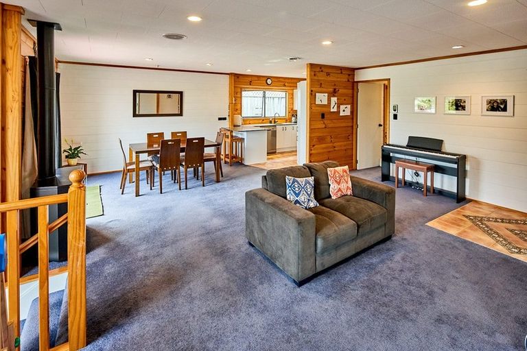 Photo of property in 3 Sunnyview Drive, Brown Owl, Upper Hutt, 5018