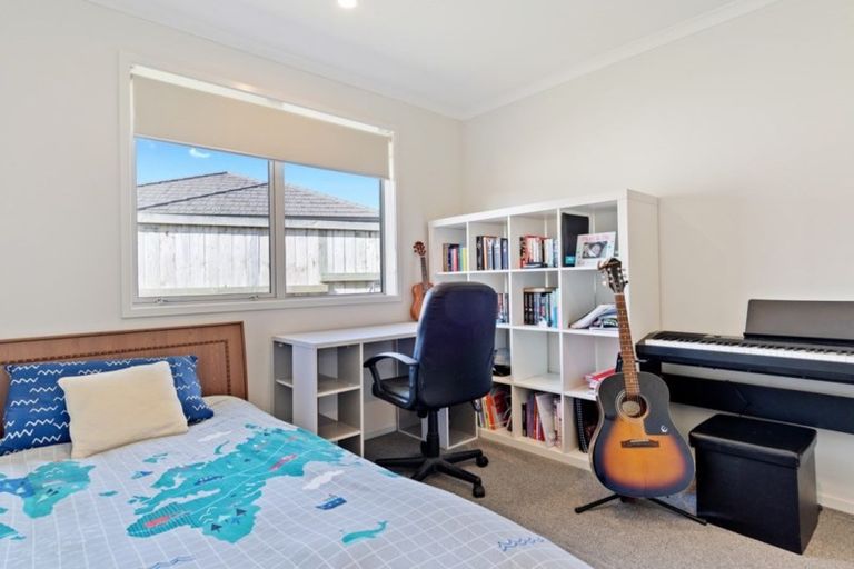 Photo of property in 27 Elena Place, Welcome Bay, Tauranga, 3112