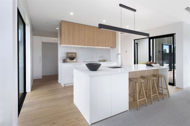 Photo of property in 28 Oakmill Drive, Casebrook, Christchurch, 8051