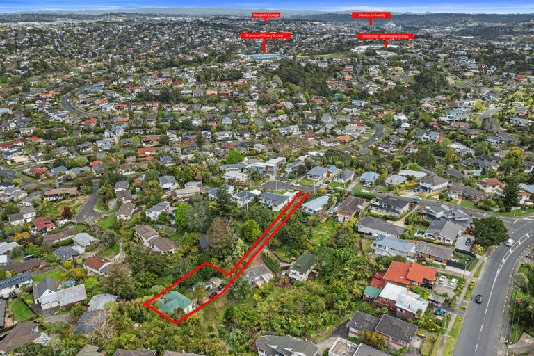 Photo of property in 10 Limmer Place, Browns Bay, Auckland, 0632