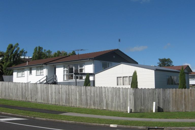 Photo of property in 1 Marco Place, Highland Park, Auckland, 2010