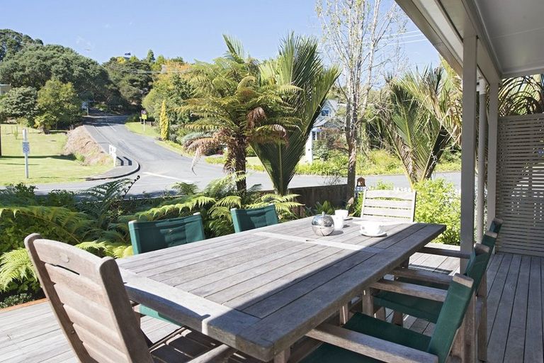 Photo of property in 16 Chapel Street, Russell, 0202