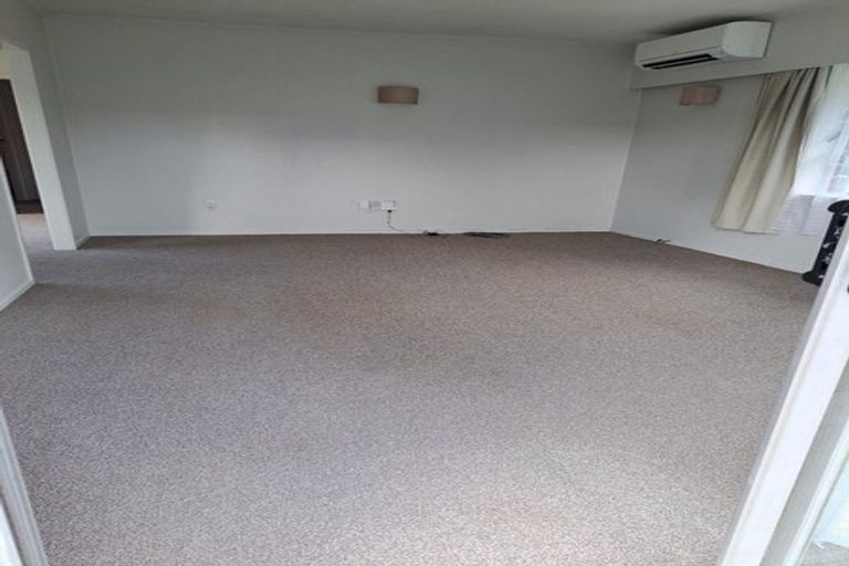 Photo of property in 2/11 Ashdown Place, Pahurehure, Papakura, 2113