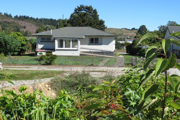 Photo of property in 51 Victory Street, Reefton, 7830