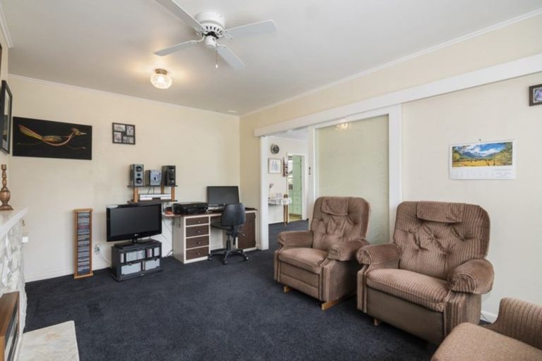 Photo of property in 1 Martin Avenue, Wakefield, 7025