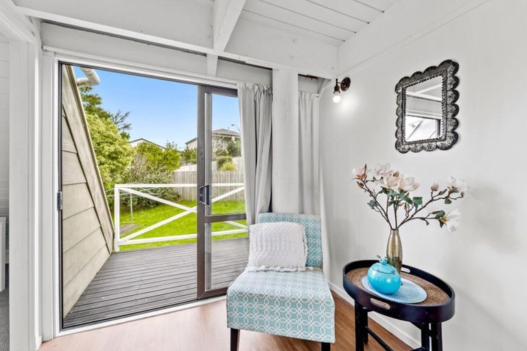 Photo of property in 22 Shadon Place, Stanmore Bay, Whangaparaoa, 0932