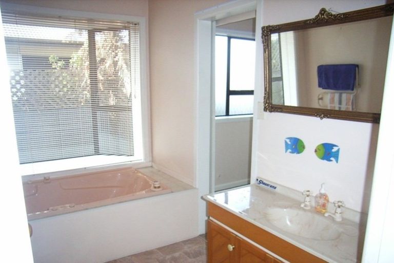 Photo of property in 126 Yaldhurst Road, Sockburn, Christchurch, 8042