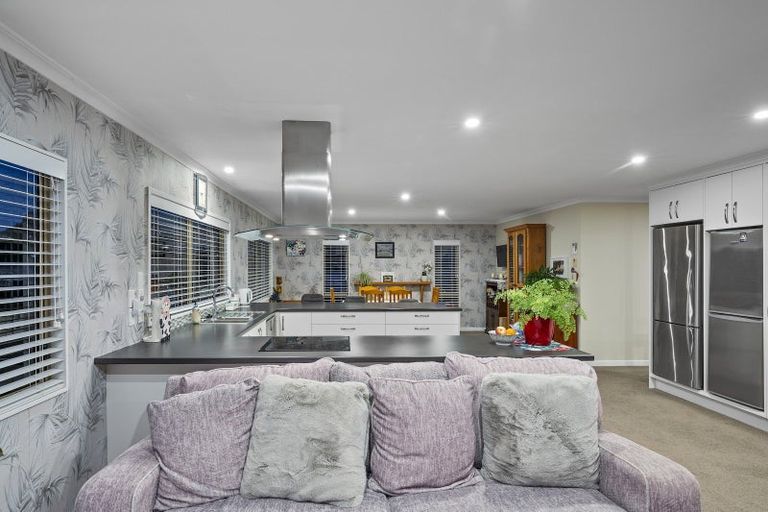 Photo of property in 20 Bayvista Close, Welcome Bay, Tauranga, 3112