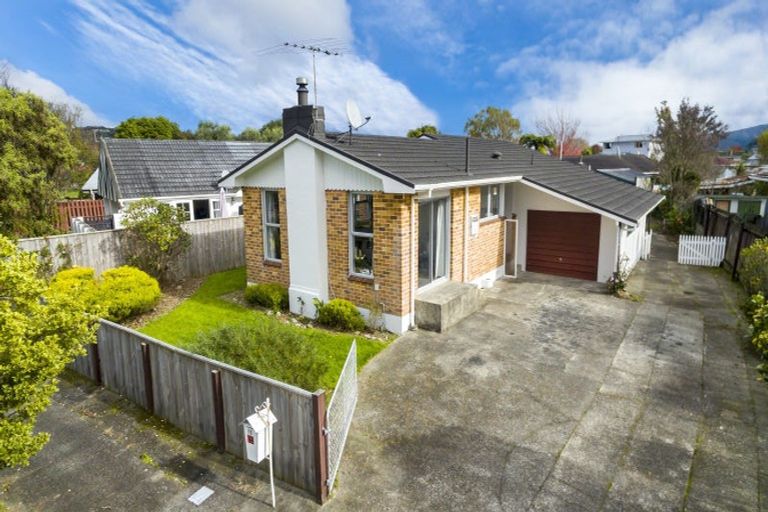 Photo of property in 15 Akron Grove, Totara Park, Upper Hutt, 5018