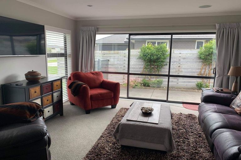 Photo of property in 41 Harbour Crest Drive, Waiuku, 2123