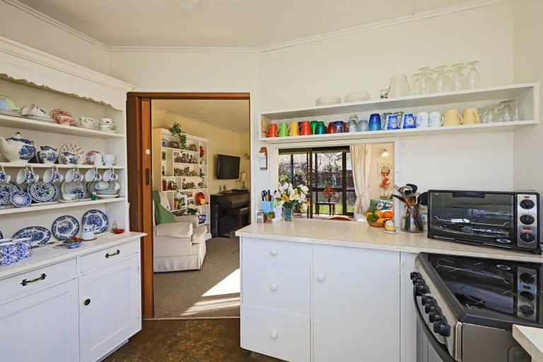 Photo of property in 1a Neeve Place, Taradale, Napier, 4112