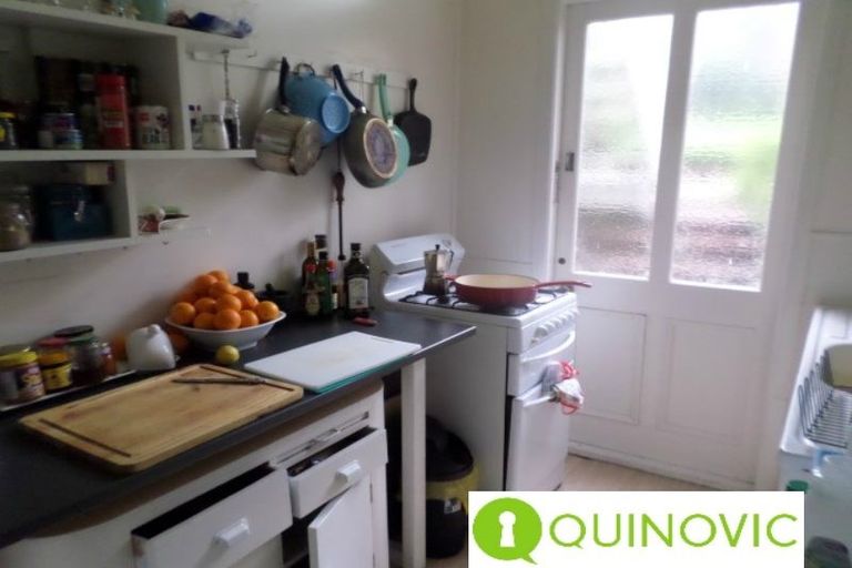 Photo of property in 2/28 Grant Road, Thorndon, Wellington, 6011