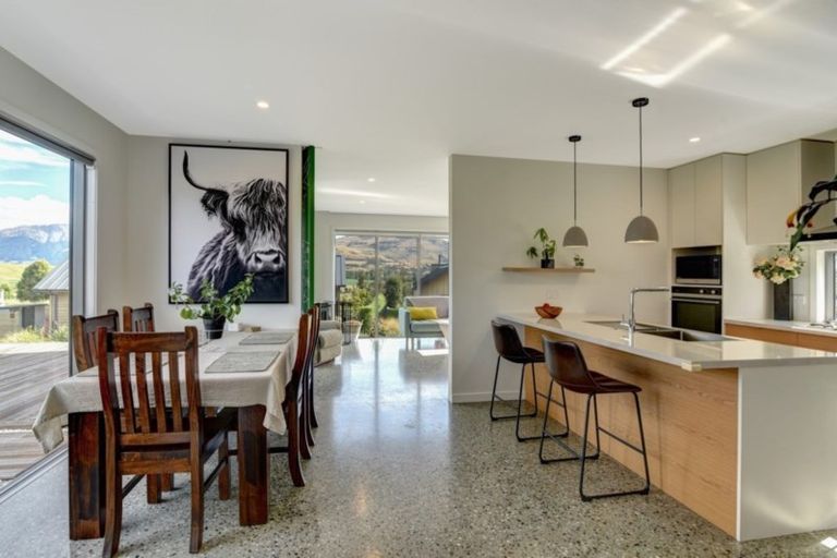 Photo of property in 6 Polperro Court, Jacks Point, Queenstown, 9371