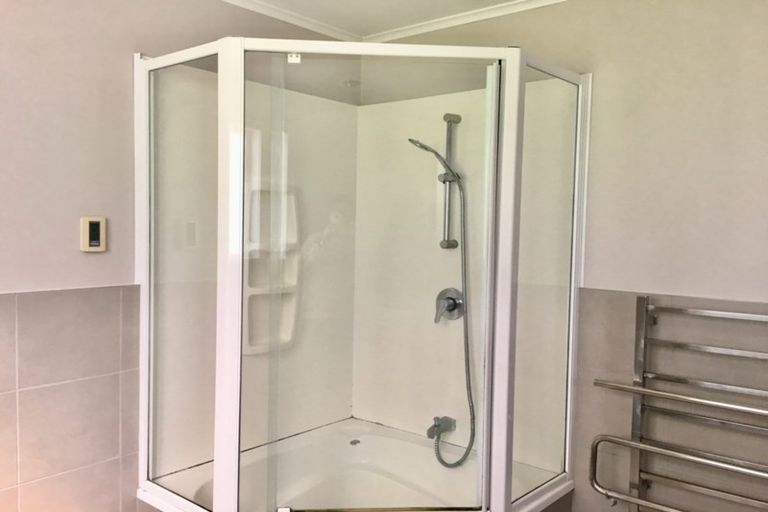 Photo of property in 107 Salamanca Road, Sunnynook, Auckland, 0620